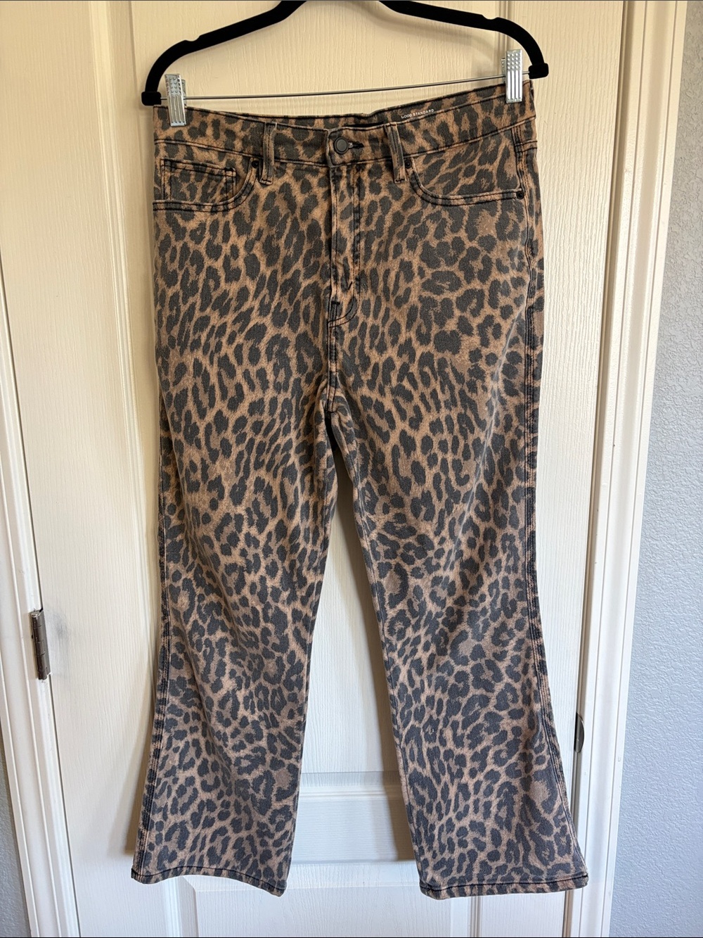Good American Good kick flare leopard print jeans